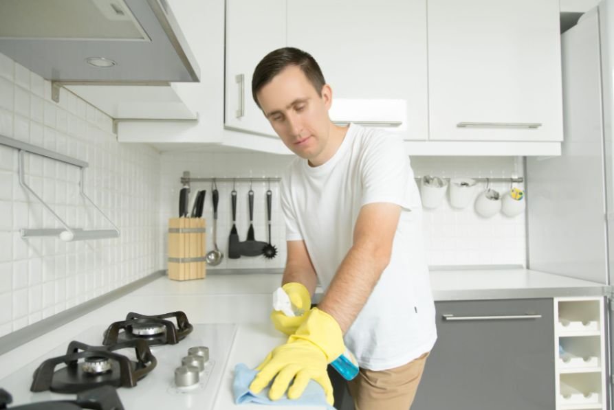 How Do You Freshen a Refrigerator and Descale a Kettle?
