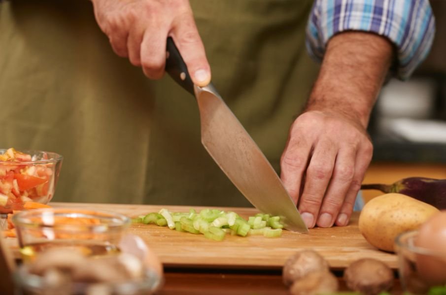 How Do You Keep a Kitchen Knife Sharp Longer