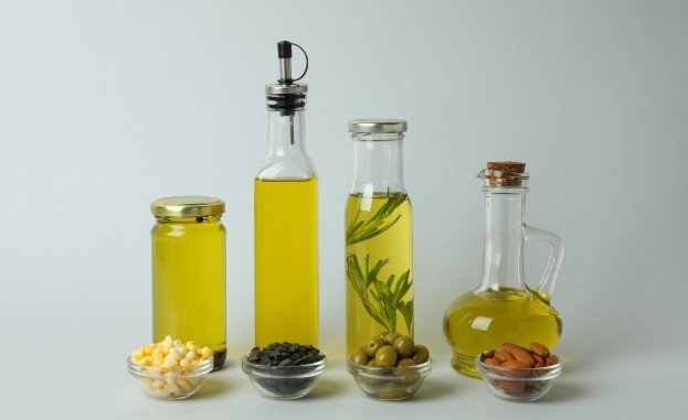 Types of Cooking Oils: Uses, Flavors, and Smoke Points
