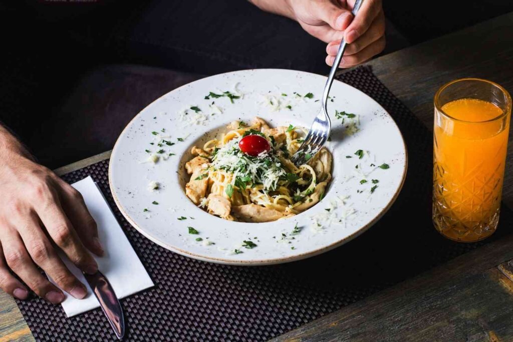 How Do You Emulsify Pasta Sauce for a Silky Finish?